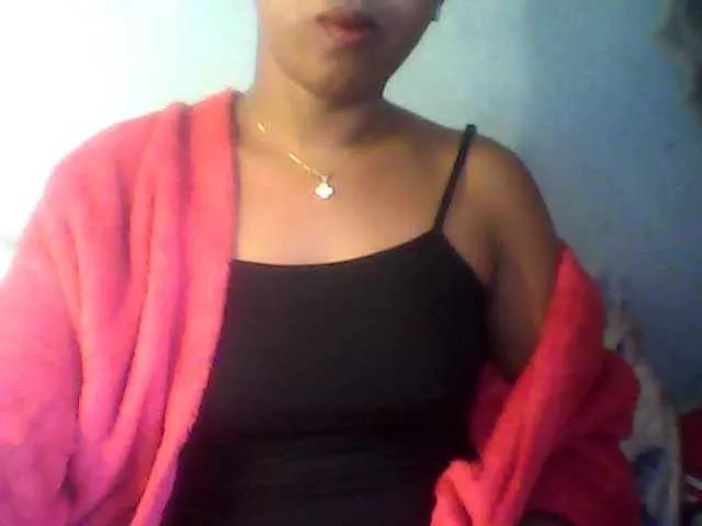 Baby-giiirl23 on BongaCams 