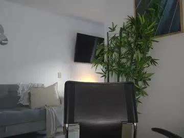 canelasungirl — Hi guys! #latina #feet #bigboobs #bigtits #bigass