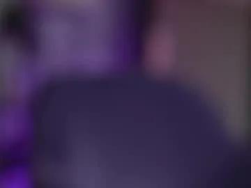 ellieredd on Chaturbate 