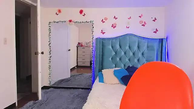 CataleyaHot_132 on StripChat 