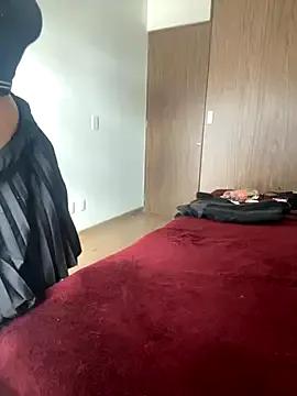 Effyvice13 — Off skirt + sexy dance + No pantys pussy