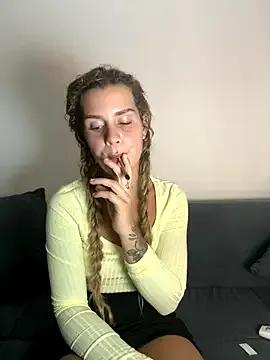 EmiliaCatalina — surprise clip