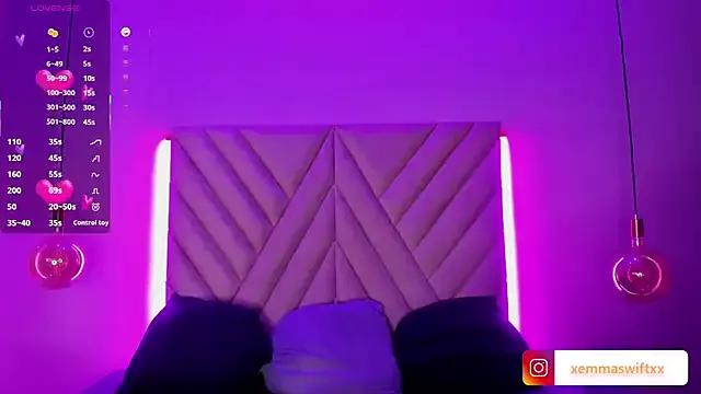 EmmaSwift_ on StripChat 