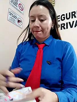 Hannah-colx — remove panties and bra in public 