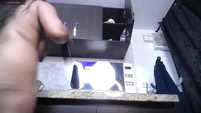 iniyalaboni on StripChat 