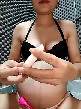 Pipi23_ on StripChat 