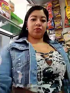 Pp-ari4na03 — Stranger touches tits in public 