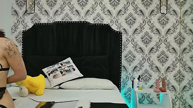 SaaraBrown on StripChat 