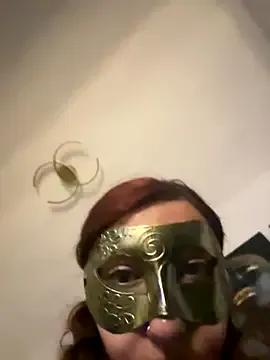 Teengirlmiaa on StripChat 