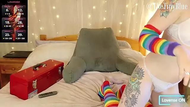 thetinyblue on StripChat 