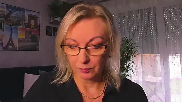 vanessa_chat — ....