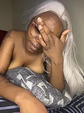 YummyMelanin117 on StripChat 